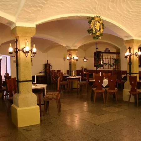 מלון Zum Alten Brauhaus 3*